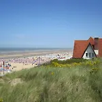 Strandvakantieappartement Zilverstrand - Met Binnenzwembad! Apartman *