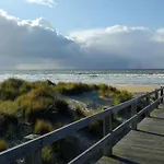 Strandvakantieappartement Zilverstrand - Met Binnenzwembad!