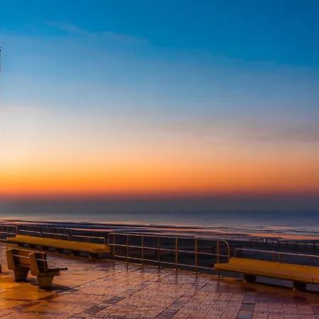 Strandvakantieappartement Zilverstrand - Met Binnenzwembad! Daire *